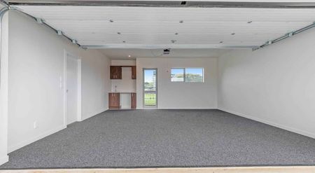 Stunning Near-New Family Home with Mountain Views! - Photo 3