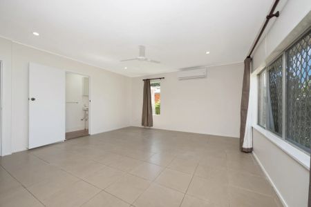 Newly renovated home in Kirwan - Photo 5