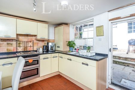 1 bedroom studio to rent Well Street, Buckingham, Buckinghamshire, MK18 - Photo 2