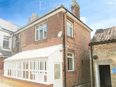 3 bedroom flat to rent - Photo 4