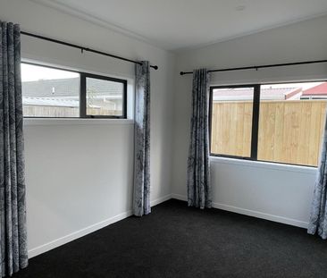 WOW on Worcestor! - Photo 1