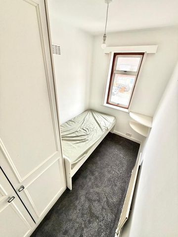 1 bedroom semi-detached house to rent - Photo 2