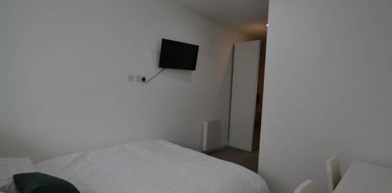 Studio to rent - Photo 2