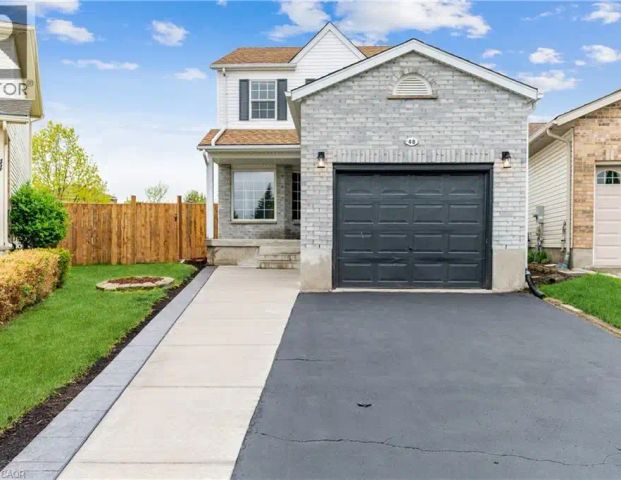 48 WHITE SANDS (UPPER) Court Unit# Upper — 3 Bedroom - Photo 1