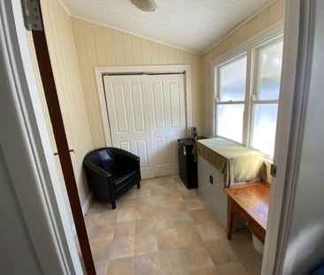 Perfectly Presented, Priced & Positioned - Rent Includes water, pow... - Photo 3