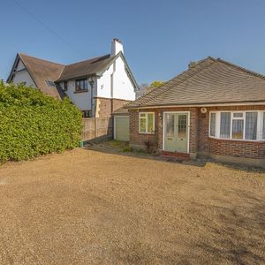 3 bedroom bungalow to rent - Photo 3