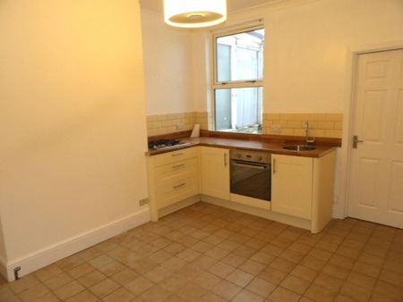 3 bedroom terraced house to rent - Photo 5