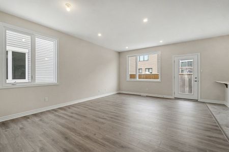 For Lease - 161 Ryan Reynolds Way, Orleans - Cumberland and Area, Ontario - Photo 4