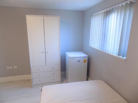 1 bedroom house of multiple occupation to rent - Photo 1