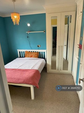 1 bedroom in a house share to rent - Photo 4