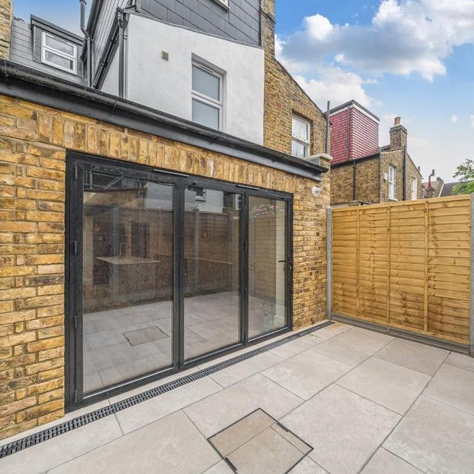 5 bedroom terraced house to rent - Photo 1