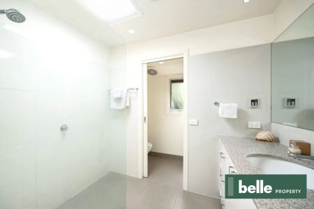 Single-Level Elegance - Photo 5