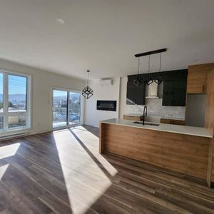 Grand 5 1/2 Sainte-Adèle Dernier étage - Photo 2