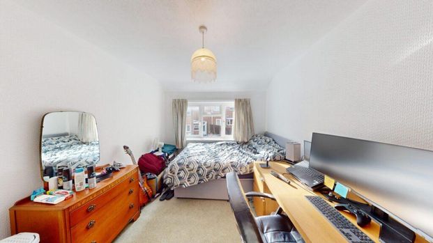 3 bedroom semi-detached house to rent - Photo 1