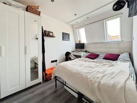 Westwick Gardens, London, W14 0BU - Photo 1