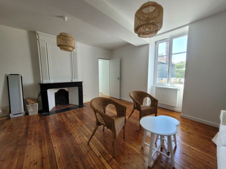 Location Appartement 1 pièce 31m² SABLE SUR SARTHE 72300 - Photo 3