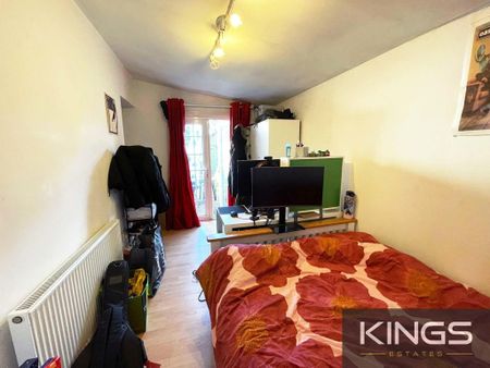 6 bedroom semi-detached house to rent - Photo 4