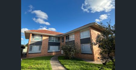 Comfortable Modern Style Unit close to CBD - Photo 3