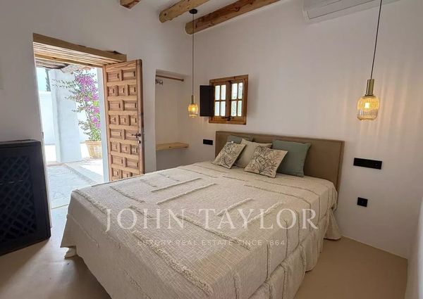 Cala Llonga, Balearic Islands 07849