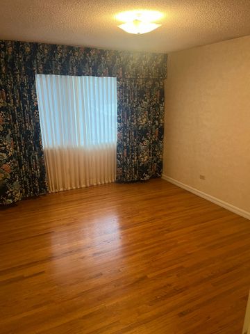 Huge Lot! Well Maintained 4 Bdrms 2.5 Bath House in Willow Park! - Photo 3