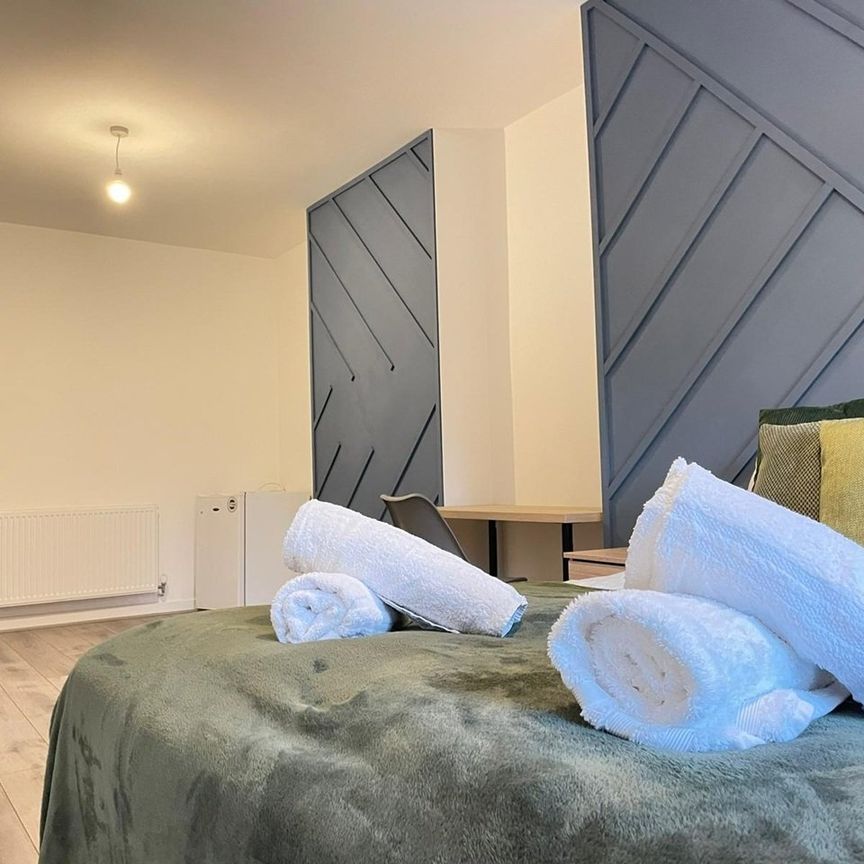 Room in a Shared House, Hugh Road, B67 - Photo 1
