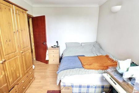 3 bedroom apartment to rent - Photo 3