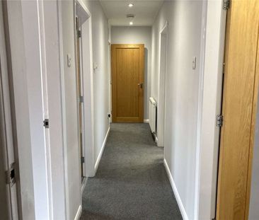 Attractive two-bedroom first-floor maisonette offered in superb ord... - Photo 1