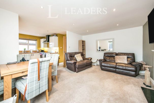 3 bedroom bungalow to rent Stanmore Close, Clacton-on-Sea, CO16 - Photo 1