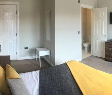 1 bedroom in a house share to rent - Photo 4