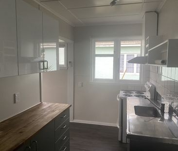 Tidy two bedroom on Tawa - Photo 4