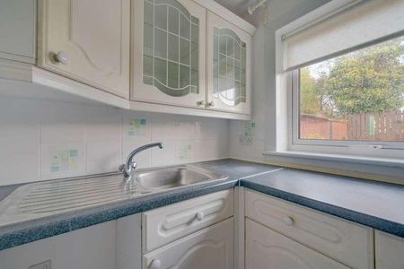 Bevan Grove, Johnstone, PA5 - Photo 5