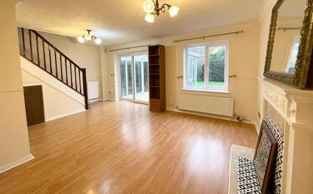 3 bedroom detached house to rent - Photo 2