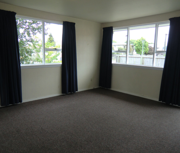Front 2 bedroom unit in quiet Riccarton block - Photo 1