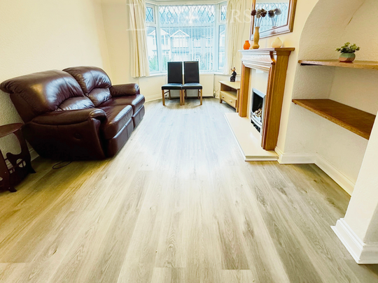 3 bedroom house to rent Torrington Avenue, Coventry, CV4 - Photo 1