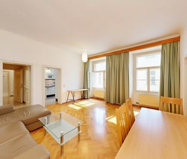 2-Zimmer-Altbauwohnung in bester, zentraler Lage! - Photo 1