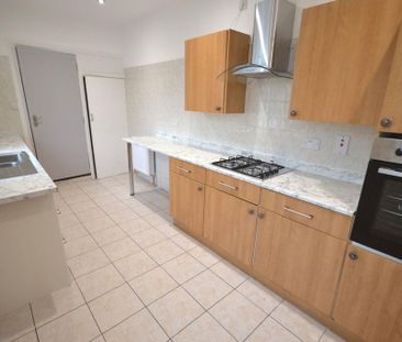 2 bedroom end of terrace house to rent - Photo 5