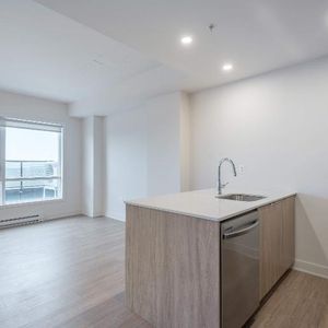 2 CH - 1 SDB - Montréal - $2,430 /mo - Photo 2