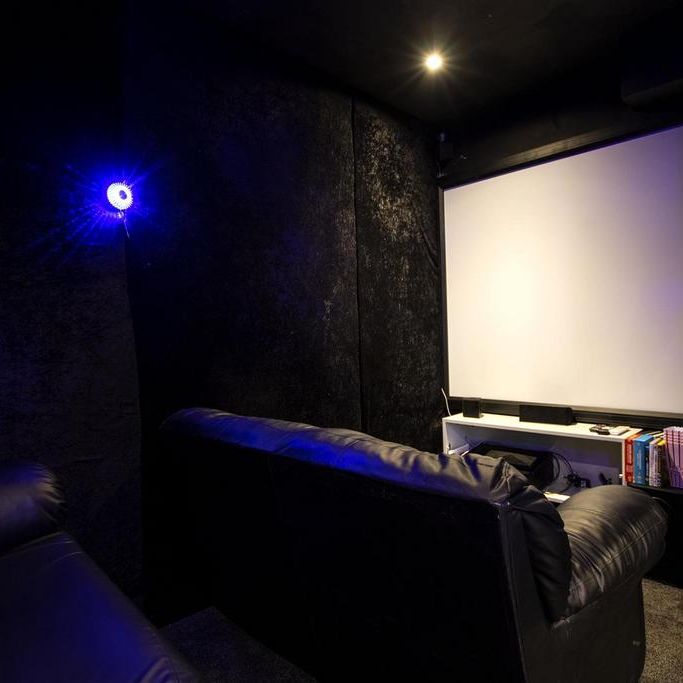 8 bedroom house to rent - Photo 1