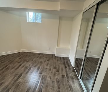 For Lease - 71 Golf Links Drive, Aurora, Ontario - Photo 4