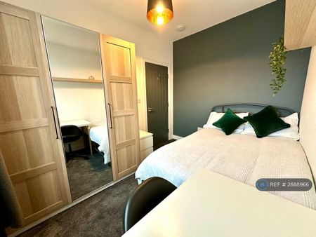 4 bedroom terraced house to rent - Photo 4