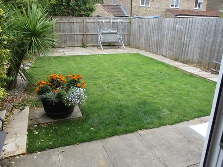 2 bedroom semi-detached house to rent - Photo 3