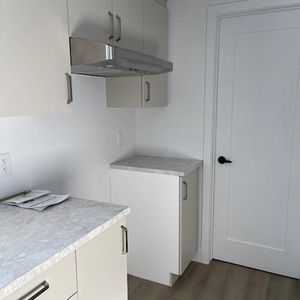 Très beau 4 1/2 Saint-Mélanie - Photo 2