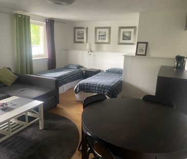 Länsvägen, Farsta - Photo 2