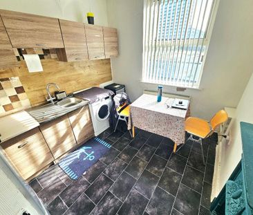 1 bedroom flat to rent - Photo 2