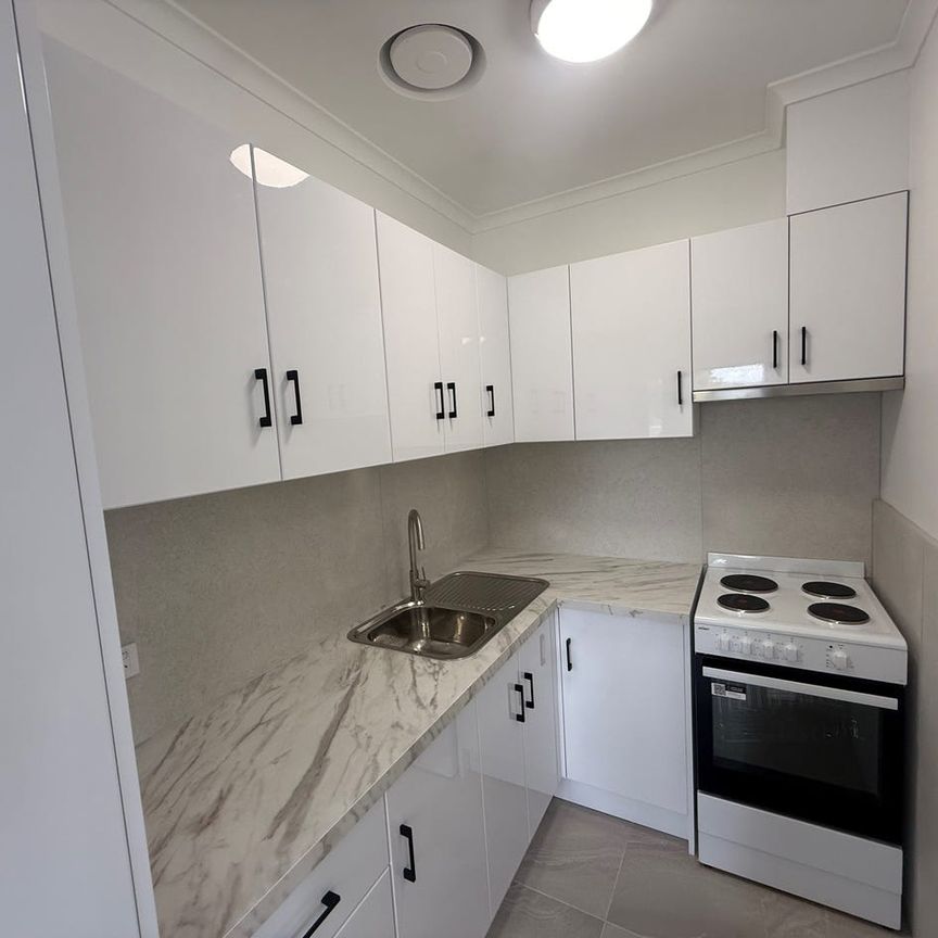 FANTASTIC LOCATION, FRESHLY RENOVATED! - Photo 1