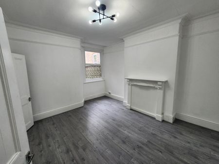 3 Bed Terraced House, Priory Avenue, M7 - Photo 4