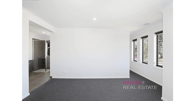 Light-Filled Living in the Heart of Greenvale - Photo 1