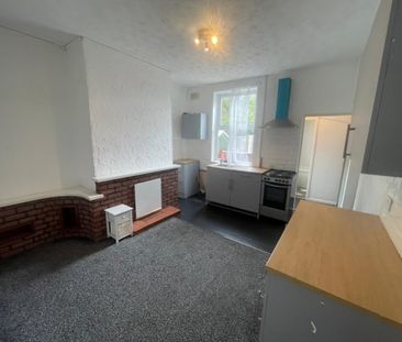 2 bed Terraced - To Let - Photo 4