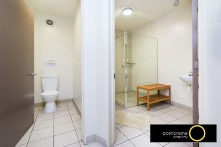 Large Single Room. Rent Includes Electricity, Wi Fi and Water – Bus stop at Front Door. - Photo 5