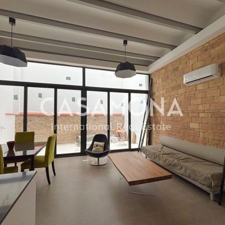 Spacious and modern 3-Bedroom Duplex with Terrace, Garage & Cozy Patios in El Clot - Photo 4